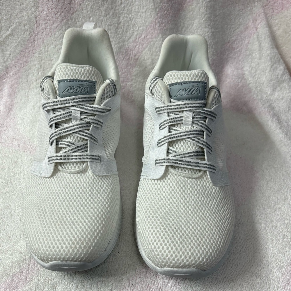 Avia Women’s Shoes Size 9